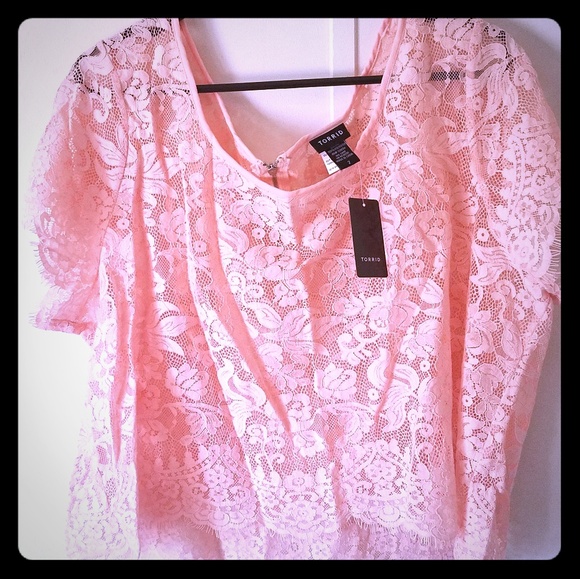 torrid Tops - Baby pink lace crop top